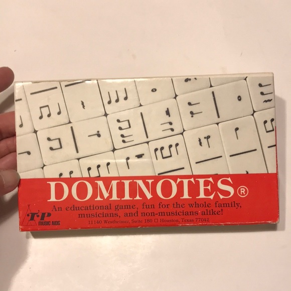 Dominotes Game - Picture 1 of 8